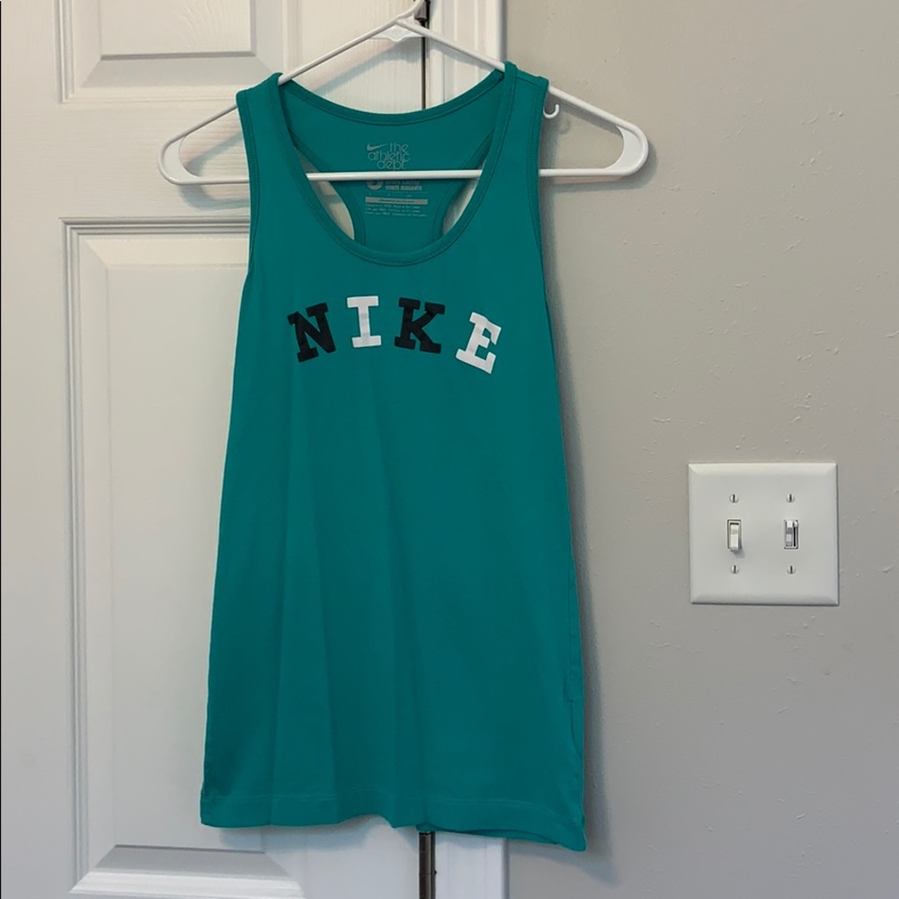 Nike women’s racer back tank top size small